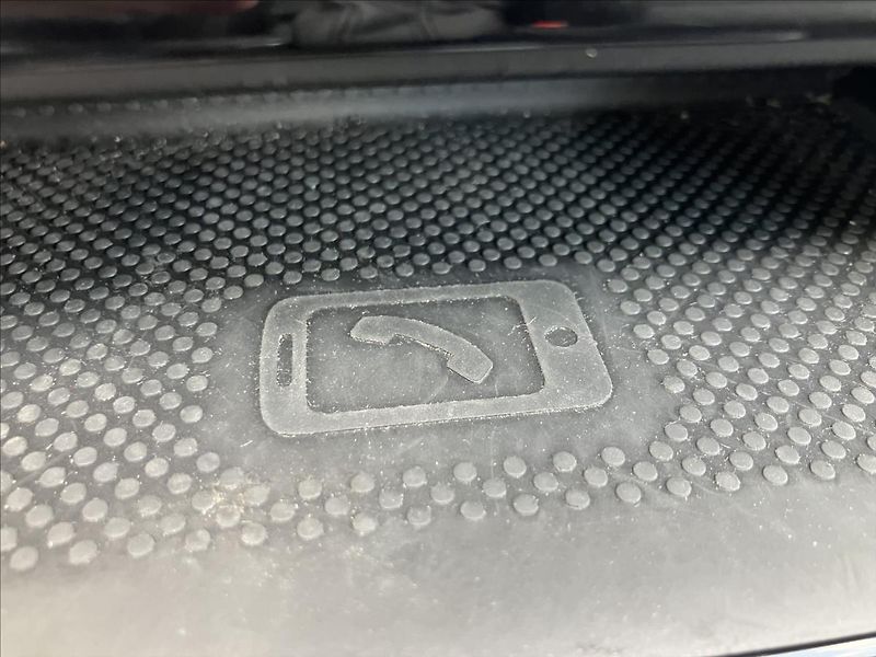 Volkswagen Passat 2,0 PANORAMA,KEYLESS,EL.KUFR - fotka 17 z 29
