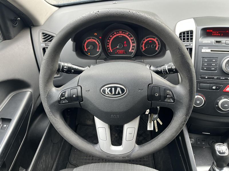 Kia Ceed (2010) 1,6 CRDi 85 Kw ČR!!! - fotka 12 z 16