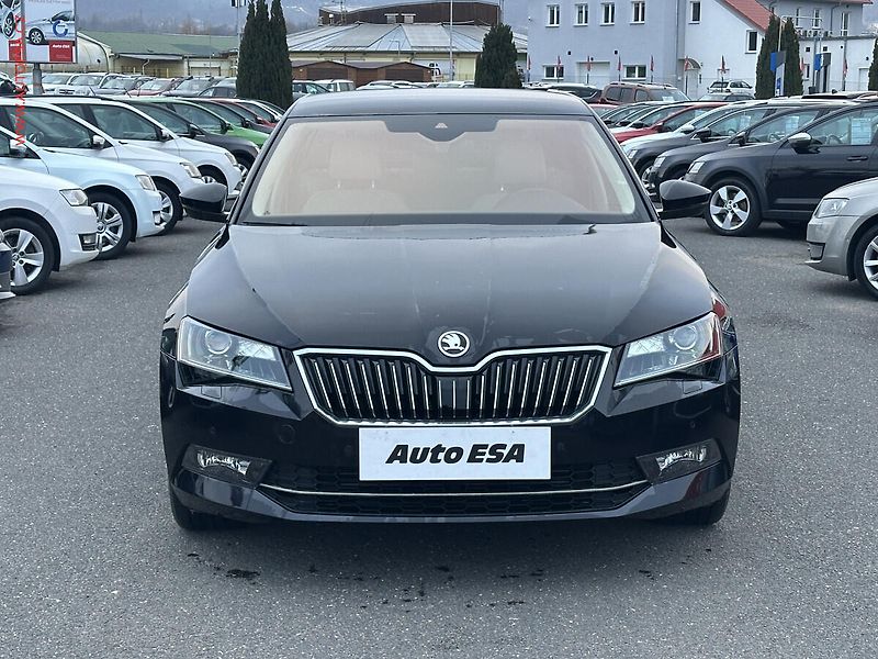 Škoda Superb (2015) 1.8TSI, 2.maj,ČR, Style, DSG - fotka 2 z 24