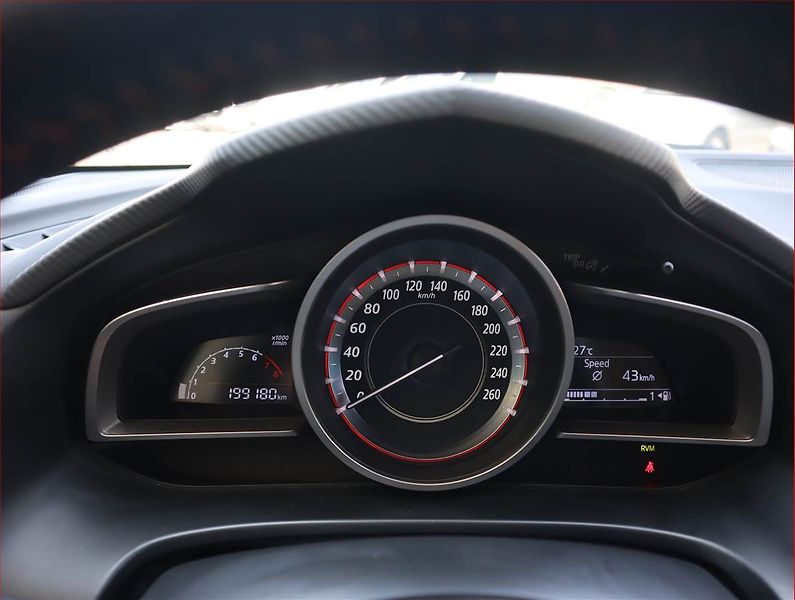 Mazda 3 (2016) Takumi 2.0 Skyactiv-G - fotka 11 z 19