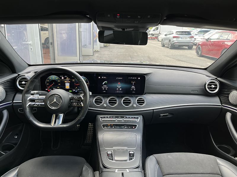 Mercedes-Benz Třídy E 300 d 4MATIC AMG Line - fotka 14 z 18