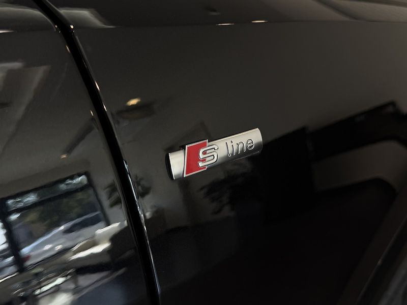Audi Q8 50TDI S-line Quattro 210 kW - fotka 6 z 27