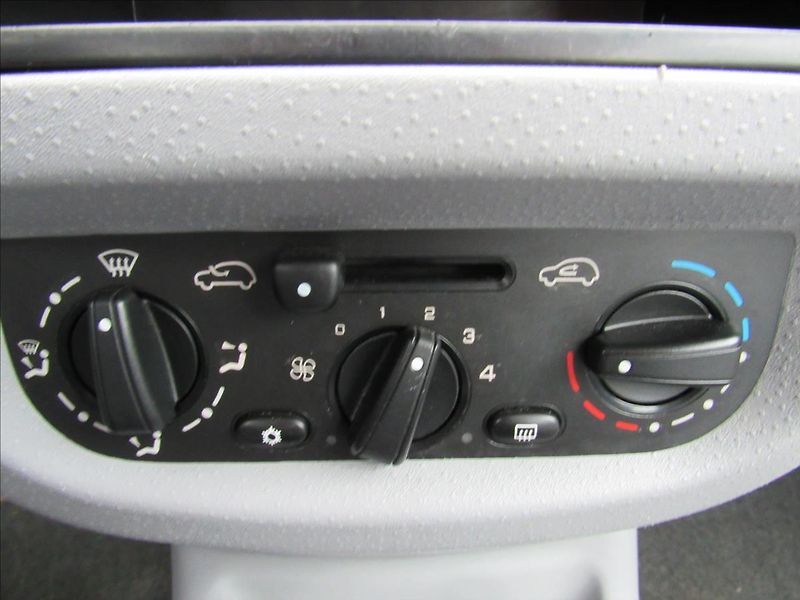 Citroën C3 1,4 54kW LPG - fotka 17 z 23
