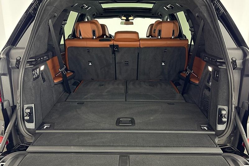BMW X7 M50i - fotka 12 z 31
