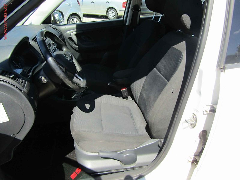 Škoda Fabia (2013) 1.6 TDi, ČR, AC, tempo, park - fotka 9 z 14