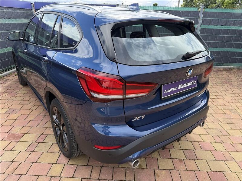 BMW X1 18d xDrive SportLine Head-up - fotka 7 z 23