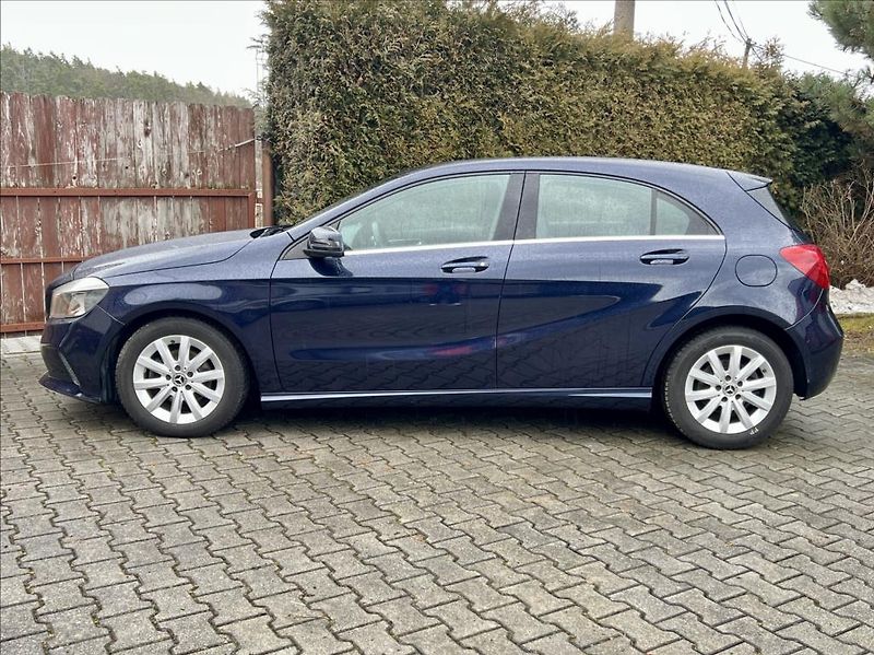 Mercedes-Benz Třídy A 180 d Sport automat - fotka 3 z 45