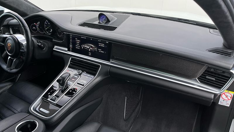 Porsche Panamera Turbo S E-Hybrid - fotka 23 z 30