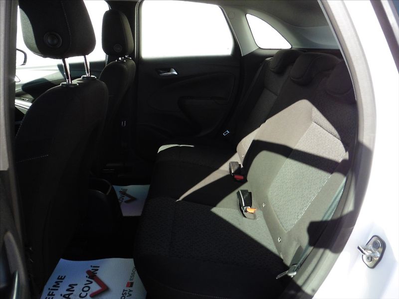Opel Crossland 1,2T Innovation - fotka 9 z 15
