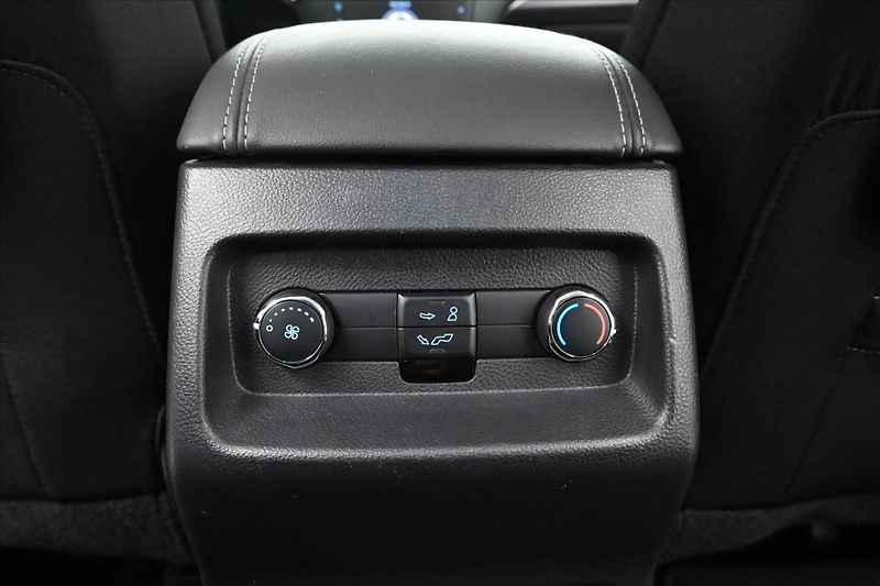 Ford Galaxy 2,0 EcoBlue 140 kW AT8 Titaniu - fotka 22 z 34