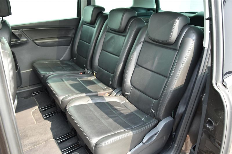 Volkswagen Sharan 1.4 TSI 110kW DSG HIGHLINE - fotka 11 z 28
