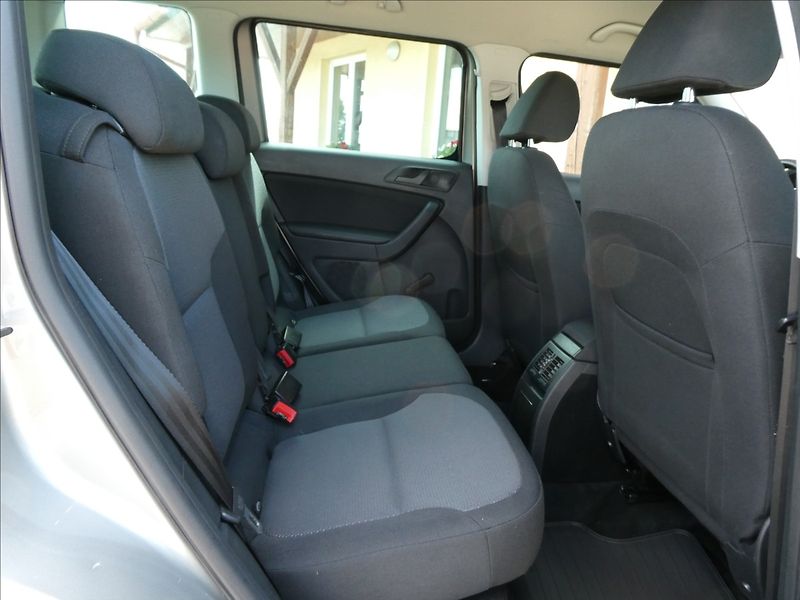Škoda Yeti 2,0 TDi 81kW 4x4,2x kola,závěs - fotka 22 z 42