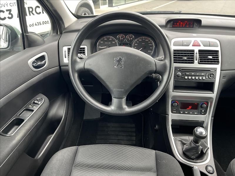 Peugeot 307 1,4 i 16v - fotka 11 z 18
