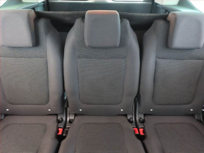 Peugeot 5008 (2015) 1.6 BlueHDi, Navi, Tempomat - fotka 10 z 15