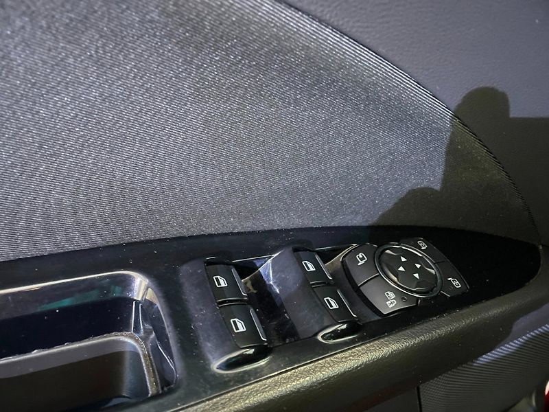 Ford Mondeo (2015) Titanium 1.5 EcoBoost 118kW - fotka 13 z 16