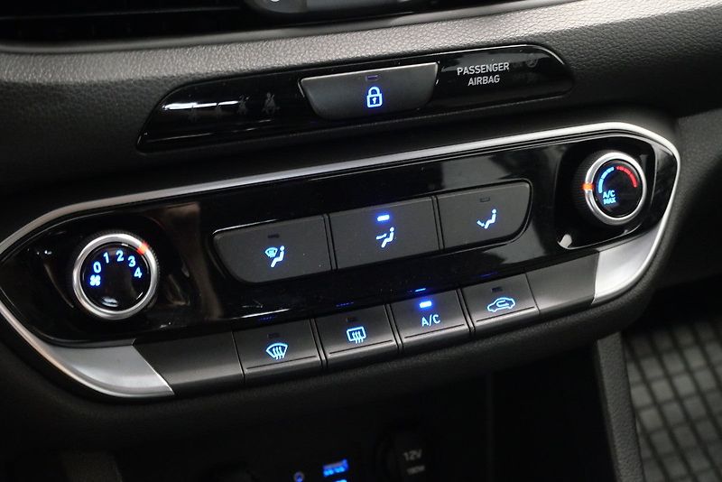 Hyundai i30 - fotka 19 z 22