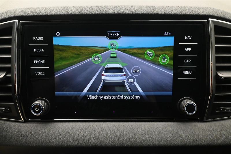 Škoda Karoq 2,0 TDI 85kW DSG Ambition Záru - fotka 19 z 31
