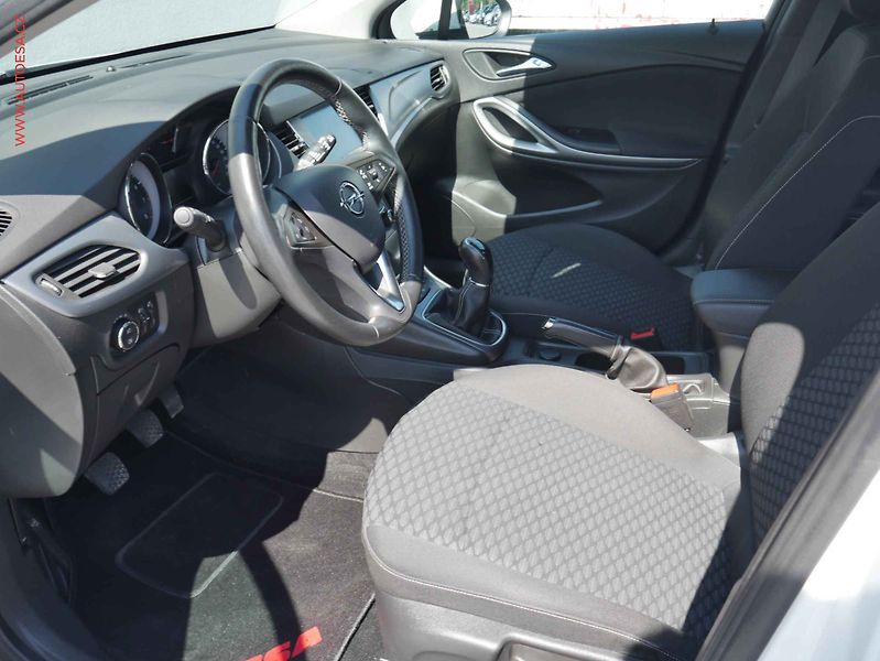 Opel Astra (2018) 1.4i, 2.maj,ČR - fotka 9 z 16