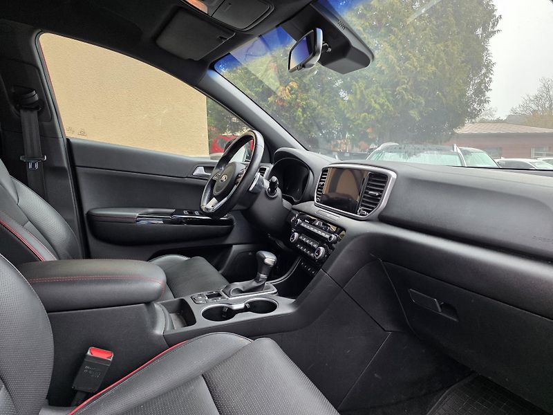 Kia Sportage 1.6-GT-line-1.majitel-TOP STAV - fotka 23 z 32