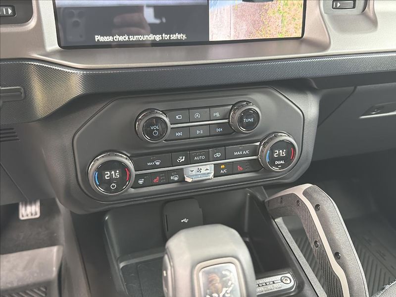 Ford Bronco 2,7 V6 AUT OUTER BANKS ČR - fotka 22 z 36