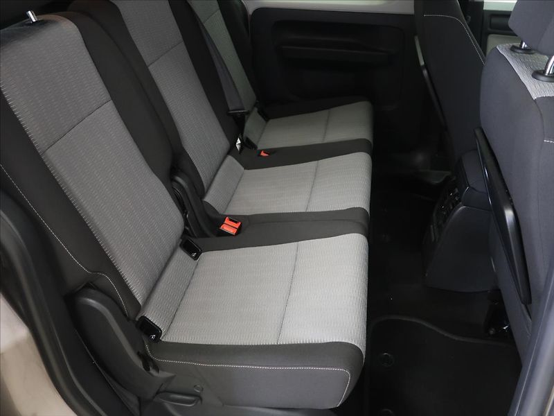 Volkswagen Caddy 1,4 TSI DSG Maxi! - fotka 15 z 33