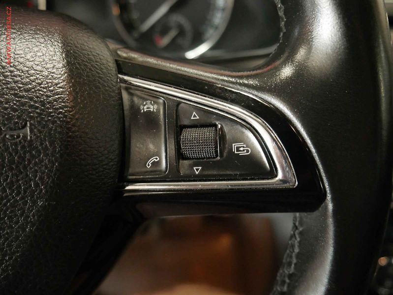 Škoda Superb (2016) 2.0 TDI 4x4, ČR, bixen - fotka 13 z 22