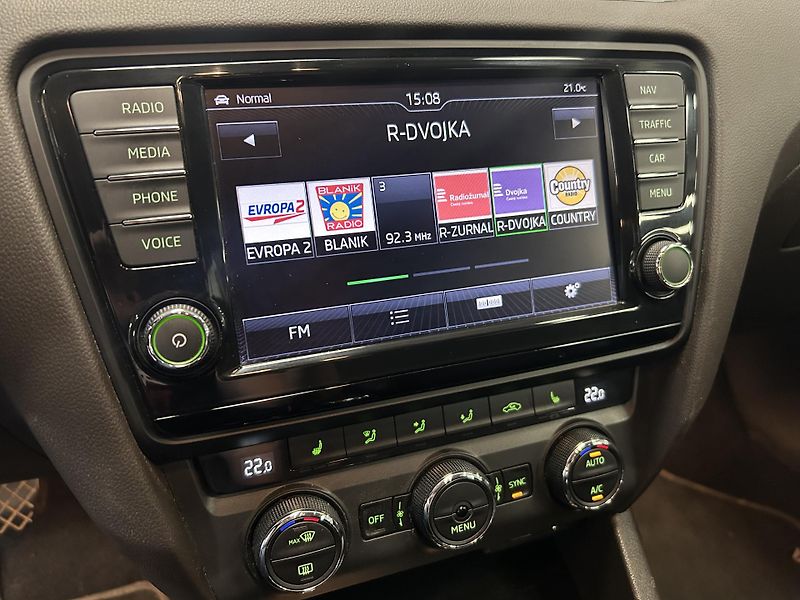 Škoda Octavia (2016) 2.0TDi L&K DSG Bi-X ACC Canton - fotka 22 z 34