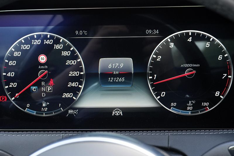 Mercedes-Benz Třídy S S560 Coupe 4Matic, ČR, Masáže - fotka 18 z 44