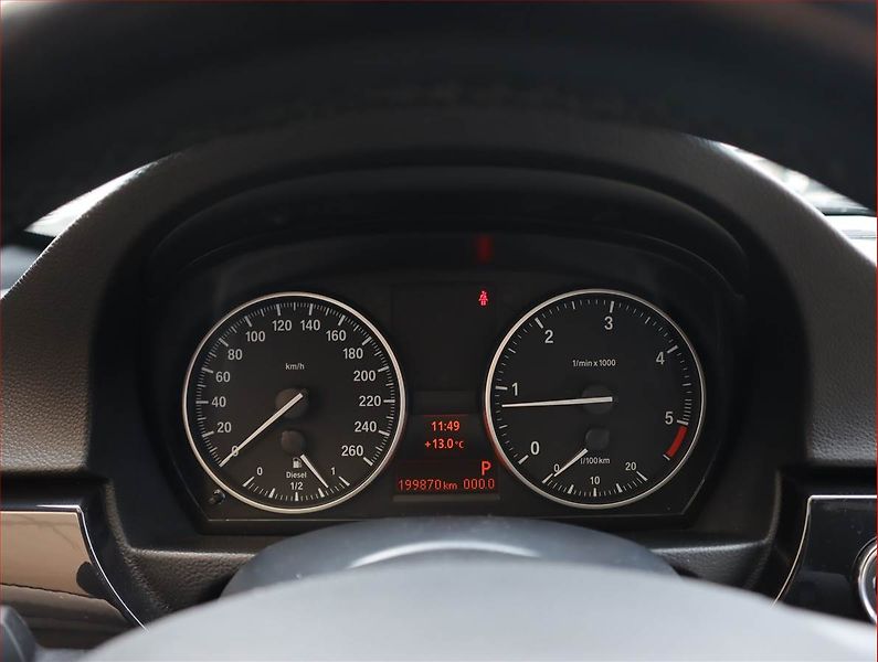 BMW Řada 3 (2010) 320 d xDrive, 4X4, Automat - fotka 11 z 17