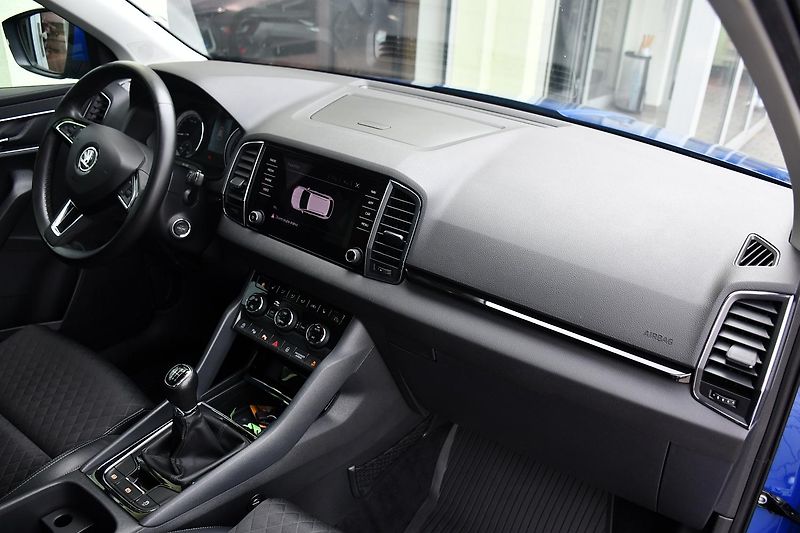 Škoda Karoq 1.6TDi STYLE TAŽNÉ 2xPNEU ČR - fotka 18 z 37