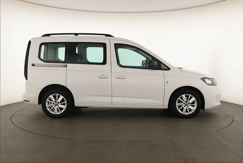 Volkswagen Caddy (2022) Life 2.0 TDI, 5Míst, ČR, 1Maj - fotka 6 z 20