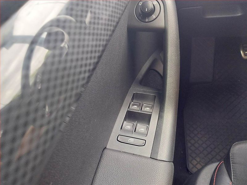 Škoda Octavia (2014) RS 2.0 TDI, Serv.kniha, Kůže - fotka 16 z 16