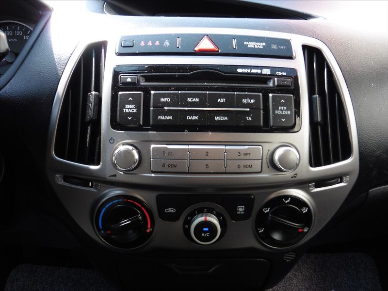 Hyundai i20 1,2i Klima, nové ČR - fotka 11 z 12
