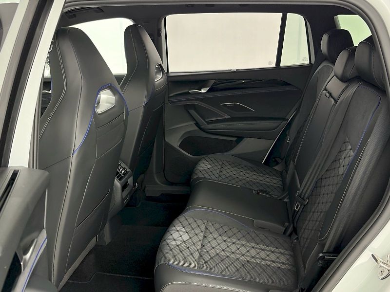 Volkswagen Tayron (2025) R-Line 2.0 TDI 142kW 4Motion D - fotka 8 z 48