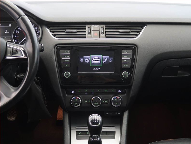Škoda Octavia (2013) 1.4 TSI, Serv.kniha, Kůže - fotka 12 z 21