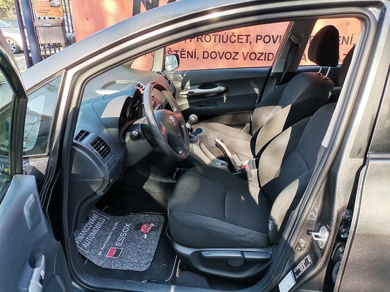 Toyota Auris (2009) 1.4VVTi 74kw ČR 5dv. Klima PDC - fotka 10 z 26