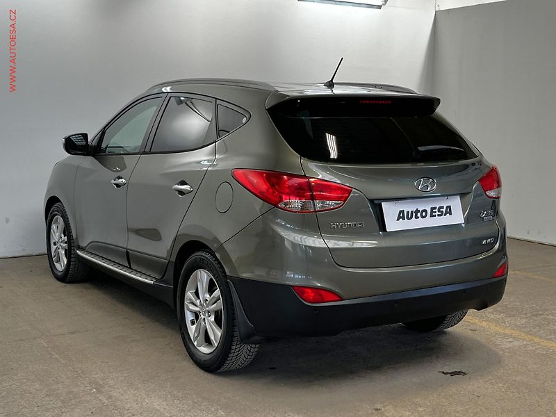 Hyundai ix35 (2011) 2.0CRDi 4x4, ČR, Xenon, AC - fotka 6 z 15