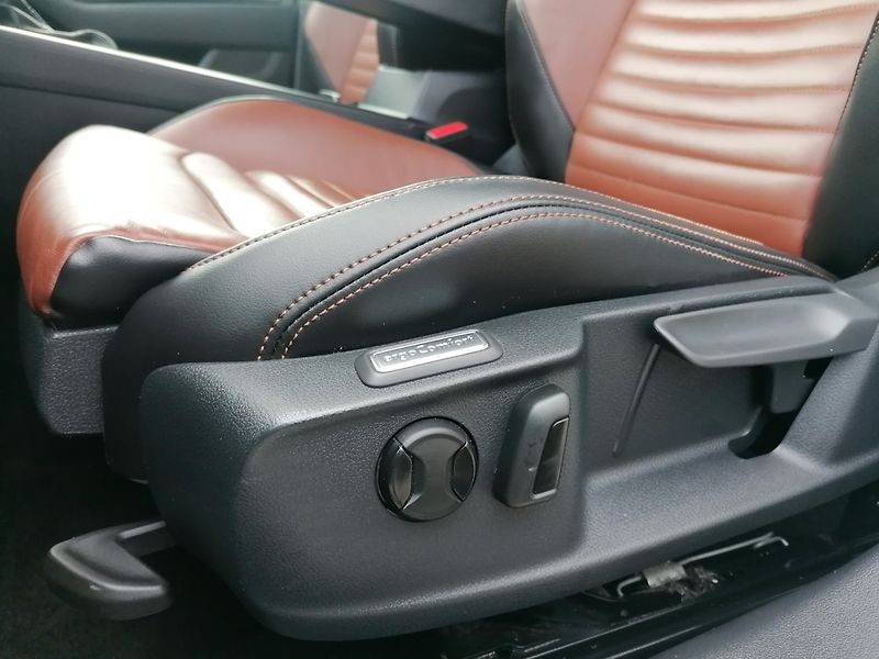 Volkswagen Passat (2021) 2.0 TDi DSG Elegance,Kůže,IQ - fotka 11 z 38