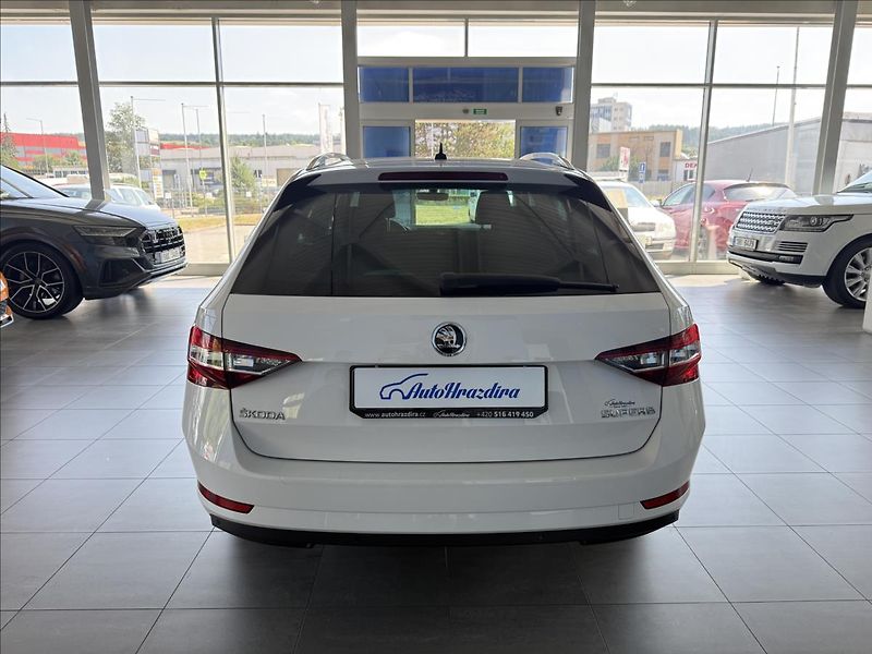 Škoda Superb 2,0   TDI 110kW,SERVISKA,ČR - fotka 5 z 29