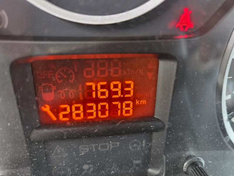 Peugeot Expert Tepee (2014) 2.0 HDI 120Kw Motor 3válce - fotka 24 z 28
