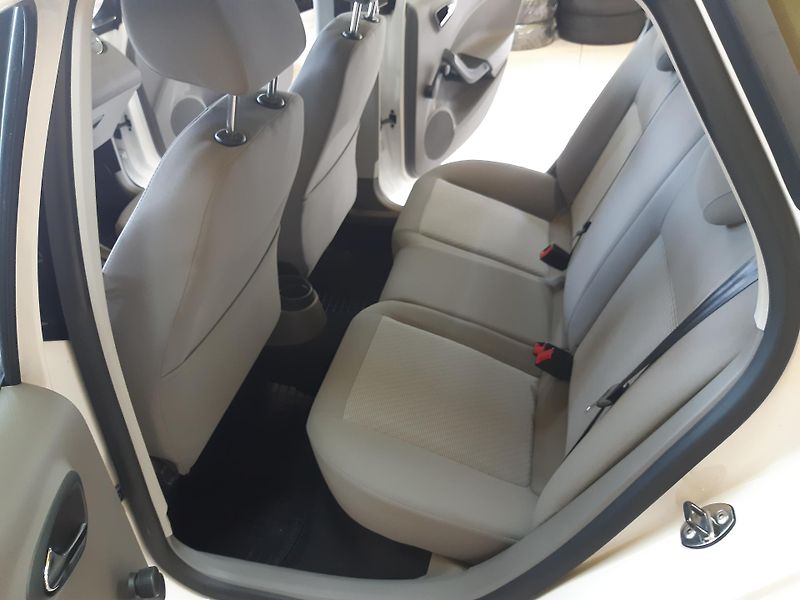Seat Ibiza 1.2 TSI DSG KLIMA 77KW - fotka 14 z 18