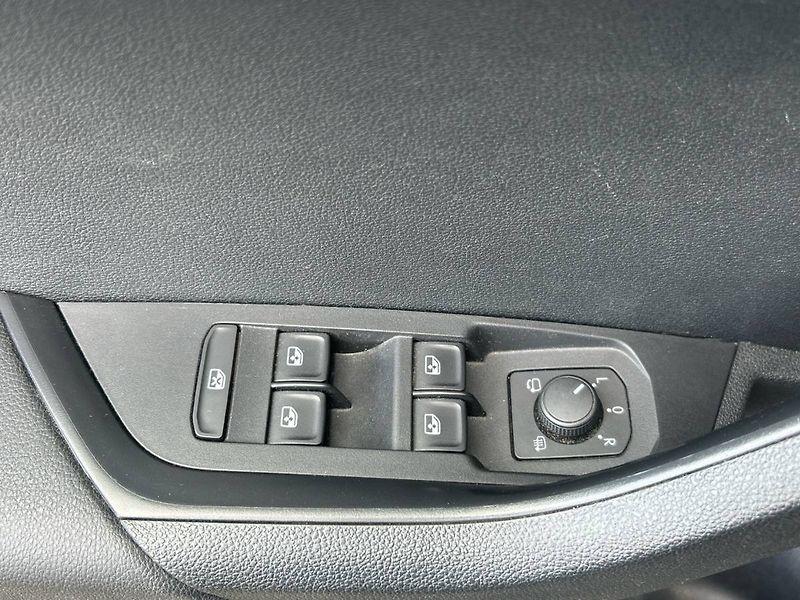 Škoda Karoq (2020) 1.5 TSI 7DSG Sportline - fotka 22 z 29