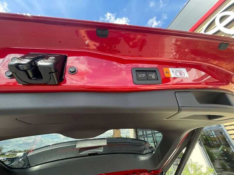Toyota RAV4 2.5L PHEV CVT 4X4 GR SPORT - fotka 18 z 31