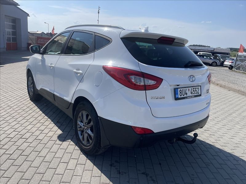 Hyundai ix35 2,0 CRDi 100kw 4x4 Tažné Kůže - fotka 3 z 41