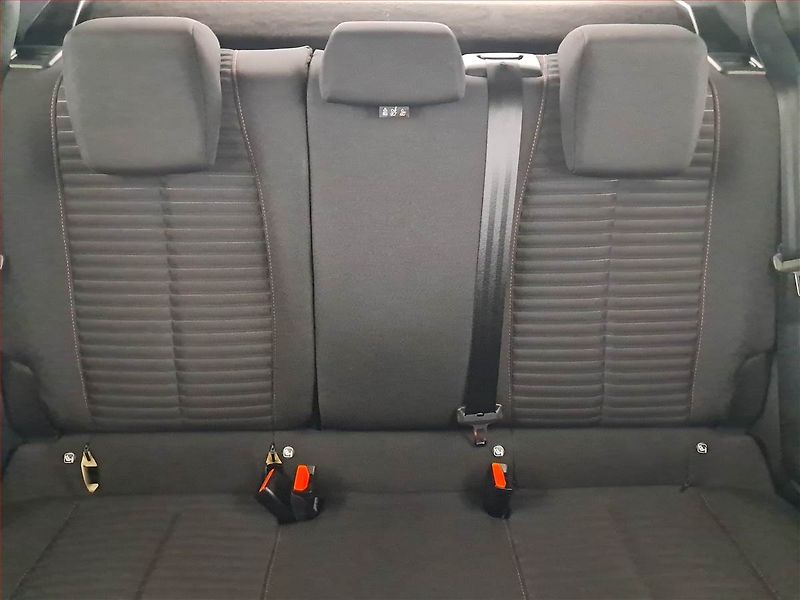 Peugeot 2008 (2021) 1.2 PureTech, Serv.kniha - fotka 10 z 16