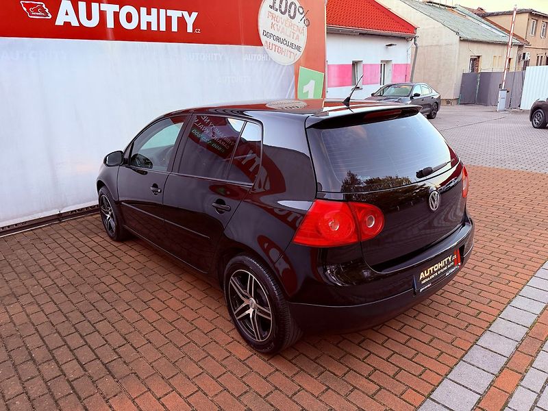 Volkswagen Golf 2.0 TDi, ČR - fotka 8 z 20