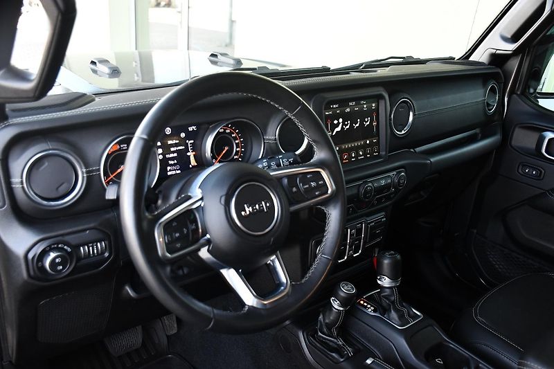 Jeep Wrangler 2.2CRD UNLIMITED REZERVACE - fotka 16 z 51