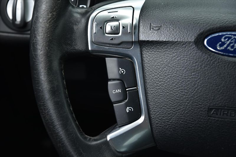 Ford Mondeo 2.0TDCI 120kW NAVI SERVIS. KN. - fotka 15 z 23
