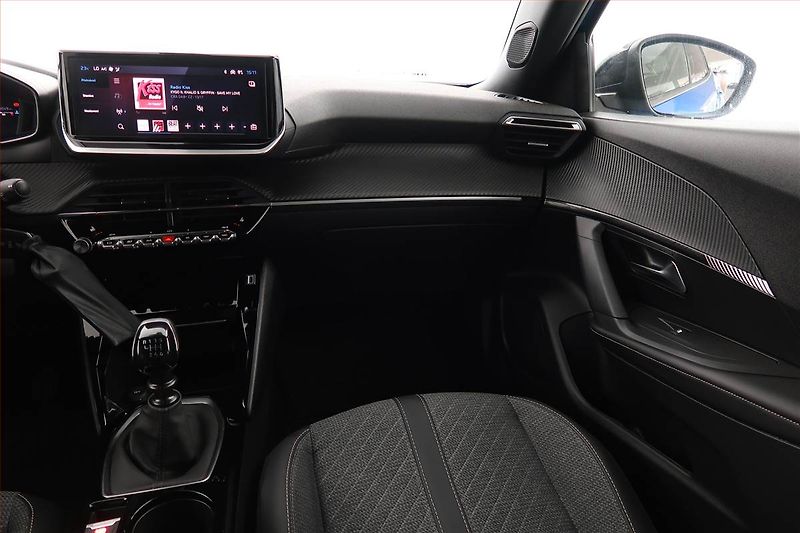 Peugeot 2008 (2025) Allure 1.2 PureTech - fotka 8 z 18
