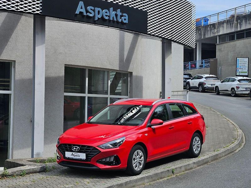 Hyundai i30 1.5i Start Plus, 1.maj. - fotka 1 z 29